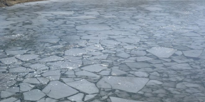 треснул лед река утонул весна