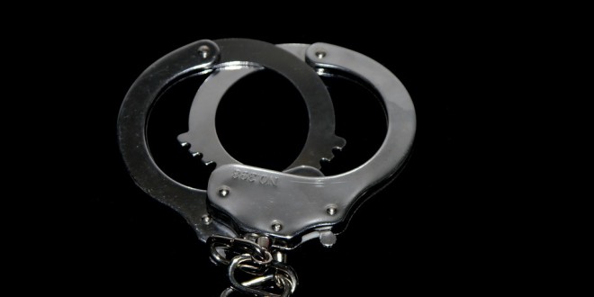 handcuffs-1078871_960_720