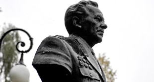 Калашников памятник пресс-служба главы и правительства