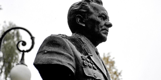 Калашников памятник пресс-служба главы и правительства