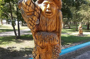 Парк_авиастроителей_(деревянные_скульптуры)